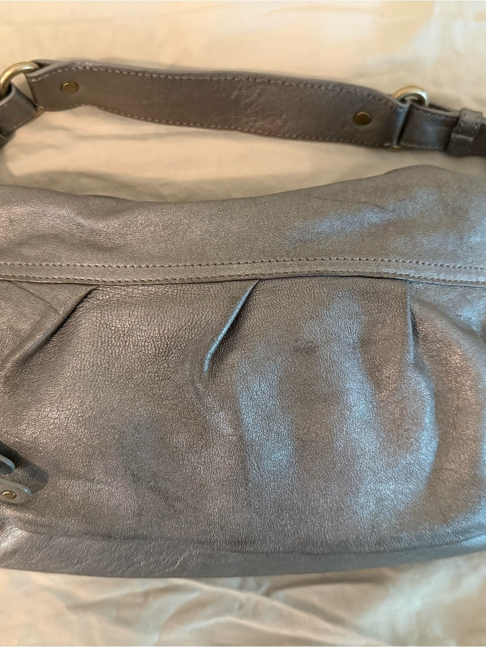 Silver Leather Banana Republic Shoulder Bag - Sleek Women's Hobo